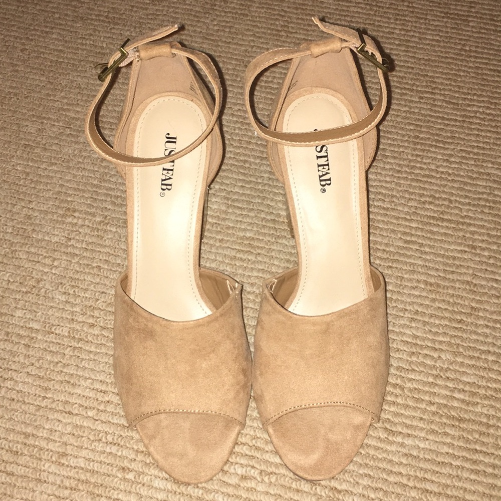 Just Fab tan Heeled Sandal